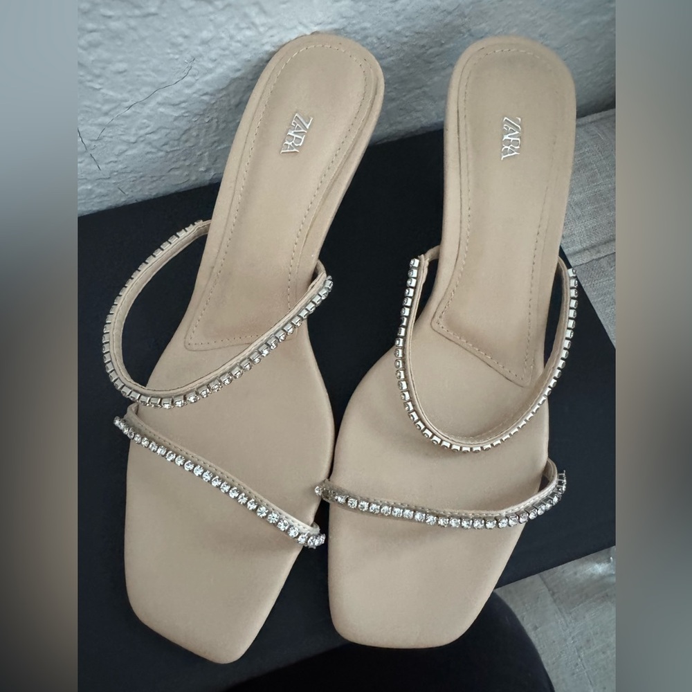 Zara kitten heels